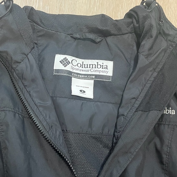 Columbia Women’s Black Rain Jacket Windbreaker Waterproof Small Omnitech - Picture 4 of 9
